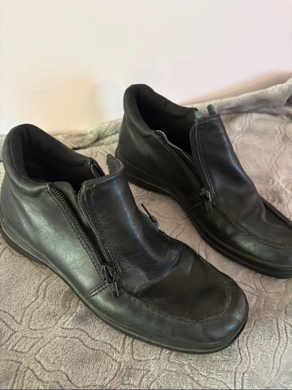Easy Spirit Black Leather Women's Boots with Side Zips - Picture 7 of 11